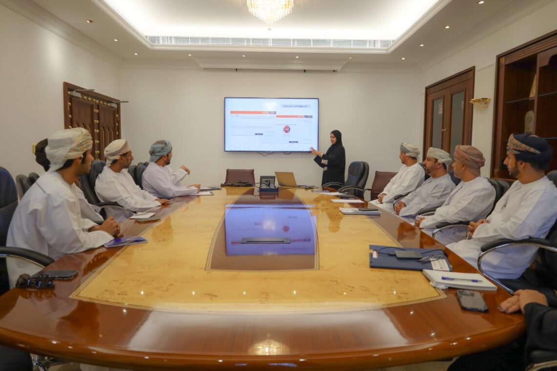 لقاء مشترك بين بلديتي مسقط وظفار لبحث تحسين الخدمات المجتمعية
