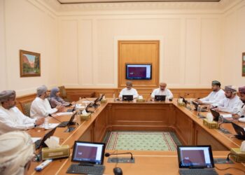 “الشورى” يستأنس بآراء مختصين من الأكاديمية السلطانية للإدارة حول مشروع قانون الإدارة المحلية