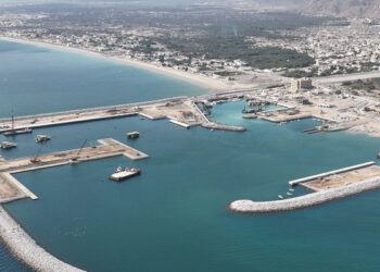 إنجاز 70% من مشروع تطوير ميناء الصيد البحري في دبا