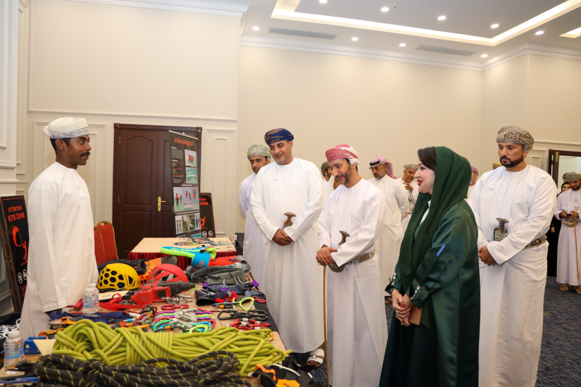 استعراض المشاريع الناشئة ضمن فعاليات الملتقى السياحي العماني