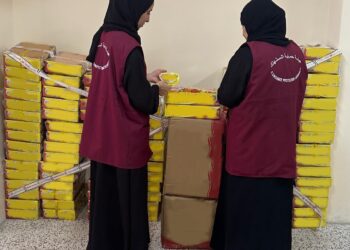 عليها رسومات مخلة بالآداب.. ضبط 3 آلاف حبة من حلويات الأطفال في الداخلية