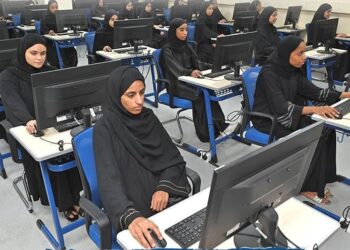 شرطة عمان السلطانية تستقبل دفعة جديدة من المواطنين