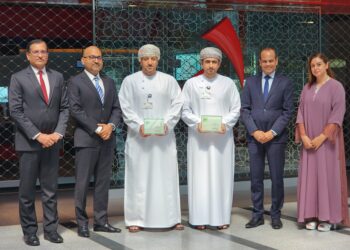 تتويج بنك مسقط بجائزتين من مؤسسة إيمي فايننس تؤكدان ريادته في مجال الاستثمار