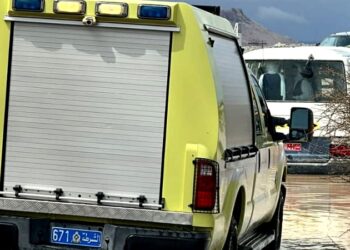 بها 21 طالبا.. تعطل حافلة مدرسية في تجمعات مائية بنزوى