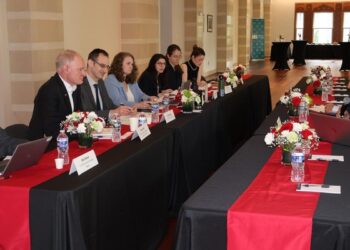 الجولة الثانية للحوار الاستراتيجي العُماني الأمريكي تبحث تعزيز البحث العلمي بمجال الطاقة النظيفة