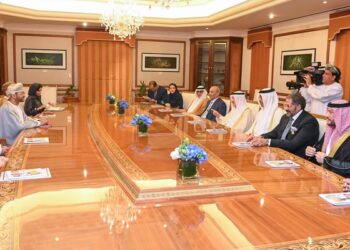وزير الخارجية يستقبل عددًا من المسؤولين المعنيين بمكافحة الاتّجار بالبشر
