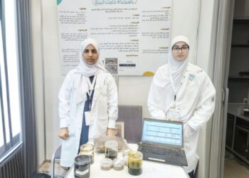 طالبتان عمانيتان تشاركان في المعرض الدولي للعلوم والهندسة بأمريكا