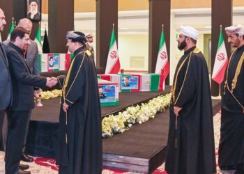بتكليفٍ سامٍ.. وفد رسمي يعزي في وفاة الرئيس الإيراني بطهران