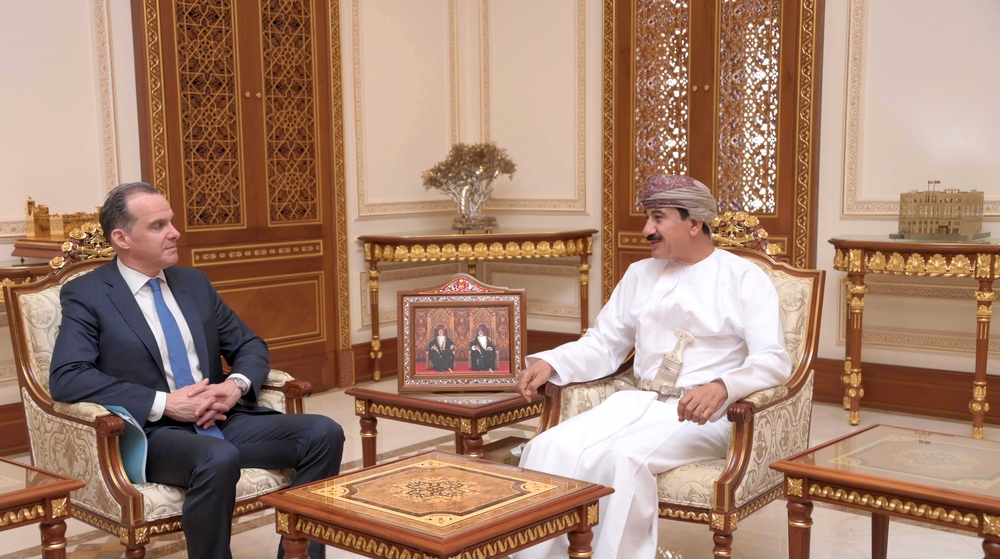 وزير المكتب السلطاني يستقبل نائب مساعد الرئيس الأمريكي