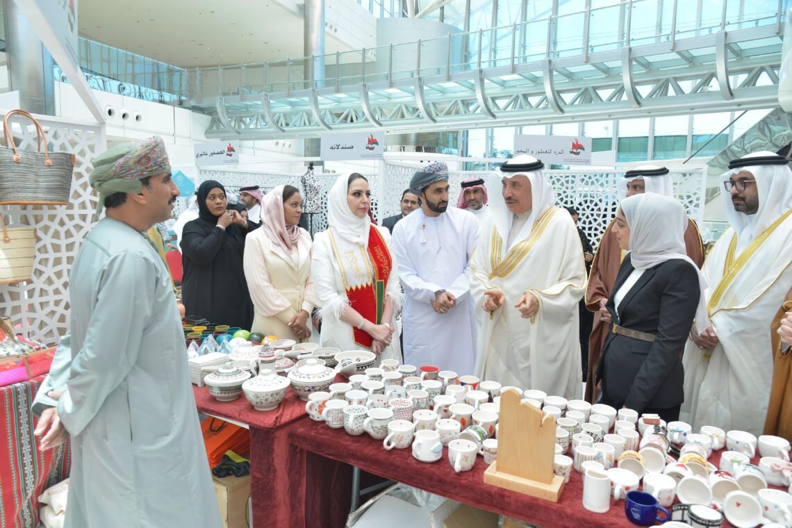 انطلاق فعاليات معرض المنتجات العمانية البحرينية