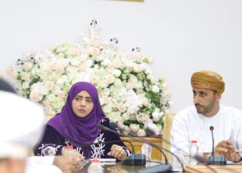 وزيرة التنمية الاجتماعية تلتقي بعدد من المسؤولين بشمال الباطنة