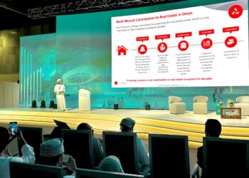 بنك مسقط يستعرض الخدمات والتسهيلات المصرفية التي يقدمها في مجال التطوير العقاري