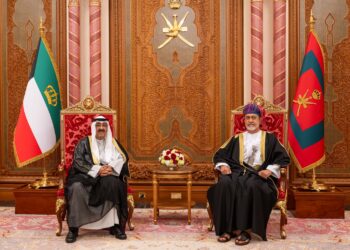 جلالة السلطان وأمير الكويت يعقدان لقاءً أخويًّا بقصر بيان