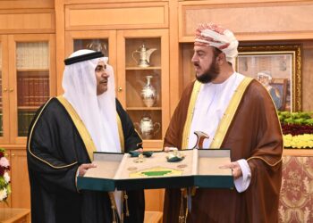 منح “وسام القائد” لجلالةِ السُّلطان من البرلمان العربي