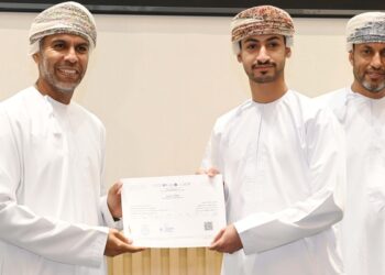 تخريج الدفعة الأخيرة من معسكرات “مكين” للباحثين عن العمل في مسقط