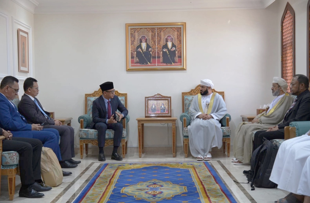 سلطنة عُمان وماليزيا تبحثان تعزيز وتنمية المجالات الدينية