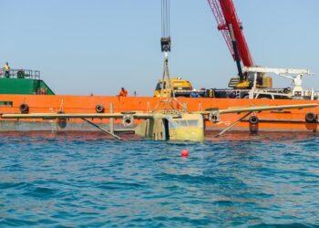 تنفيذ مشروع إغراق المعدات العسكرية الخارجة عن الخدمة في البيئة البحرية