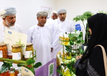 افتتاح مشروع دعم وتسويق منتجات المرأة الريفية في عبري