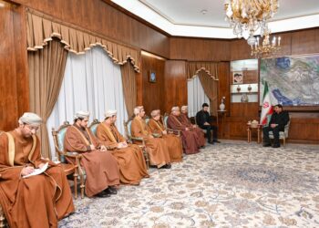 مثمنا مواقف سلطنة عمان.. الرئيس الإيراني بالوكالة يستقبل السيد بدر البوسعيدي