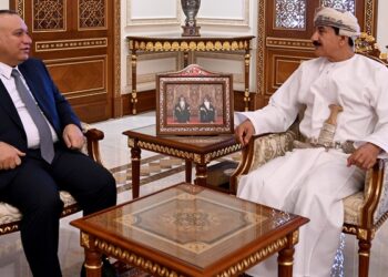وزير المكتب السلطاني يستقبل سفيري العراق وسوريا