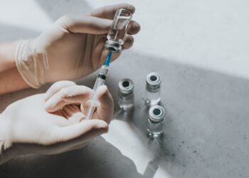 إنجلترا تطلق أول لقاح للسرطان في العالم