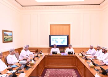 لجنة “الخدمات” بـ”الشورى” تناقش مسؤولي “بيئة” حول التأخر في كنس الحاويات