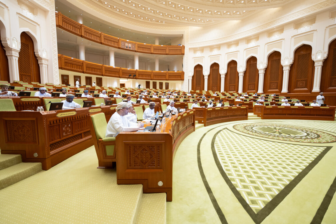 الشورى يُقِّر مشروع قانون “الضريبة على دخل الأفراد” ويحيله إلى مجلس الدولة  