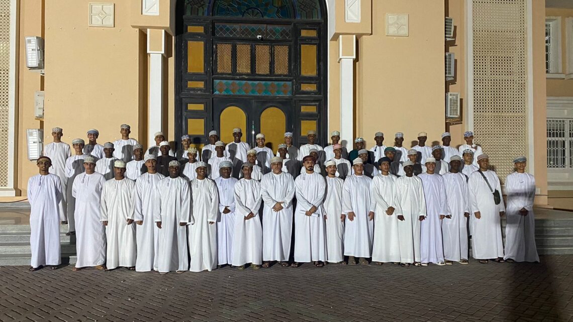 مشاركة 50 طالبا من جنوب الشرقية في برنامج الانضباط العسكري بظفار