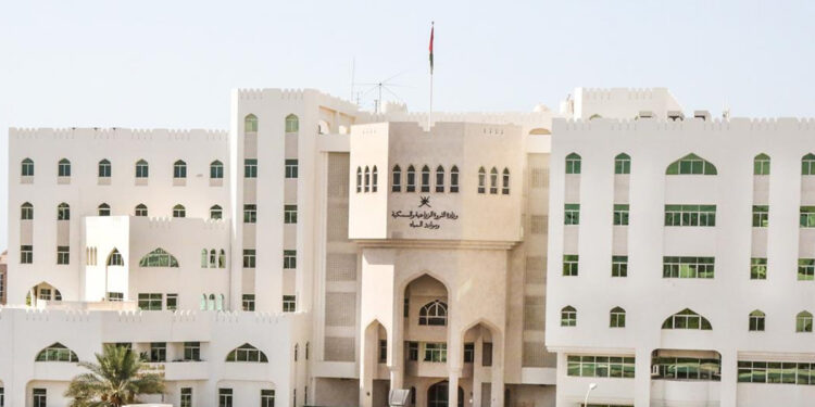 طرح مشروع إنشاء وتشغيل المشاريع الاستثمارية في ميناء الصيد البحري بالمصنعة للمزايدة