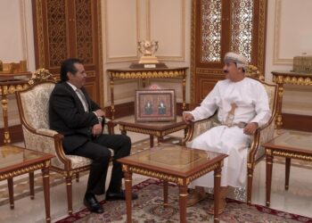وزير المكتب السُّلطاني يودّع سفيري الأردن و قبرص
