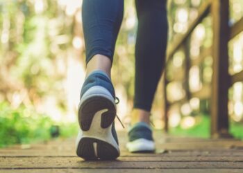 5 فوائد مذهلة للمشي بعد تناول الطعام