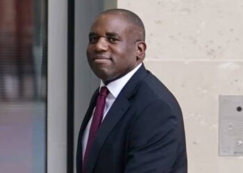 وزير الخارجية البريطاني الجديد يدعو إلى وقف فوري لإطلاق النار في غزة