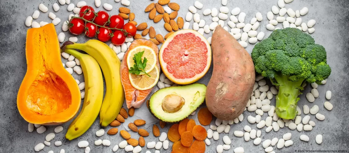 9 أطعمة تخفض الكوليسترول في الدم.. إليك القائمة