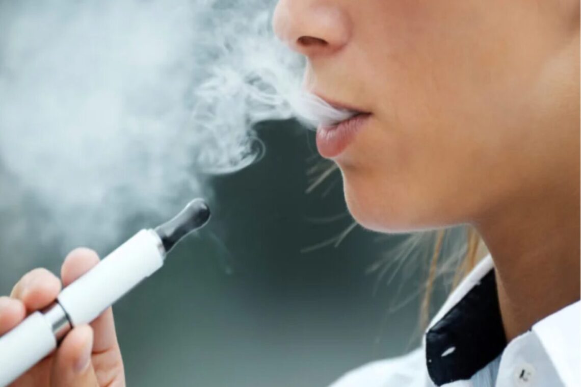مخاطر التدخين الإلكتروني في الطقس الحار