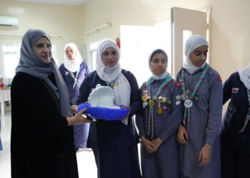 بمشاركة وفد كويتي.. ختام المخيم الكشفي للمرشدات والمتقدمات في ظفار