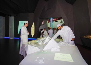 متحف عُمان عبر الزمان اليوم يدشن حملة “دامك واصل”