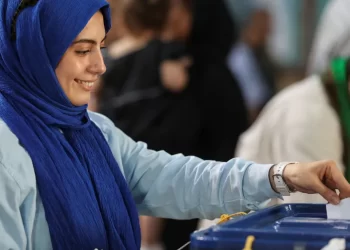 انطلاق عملية التصويت في الجولة الثانية للانتخابات الرئاسية الإيرانية