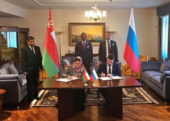 جامعةُ السُّلطان قابوس وجامعة سانت بطرسبورغ توقّعان على اتفاقية تعاون بمجال التبادل الطلابي