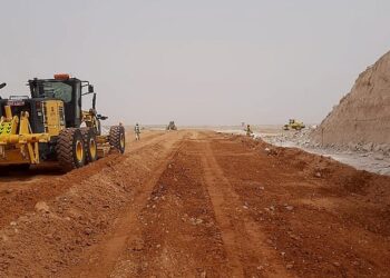 إنجاز نسب متقدمة في تنفيذ مشروعات الطرق بظفار