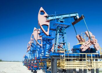 النفط يهبط وسط مخاوف من تراجع الطلب