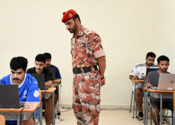 الجيش السلطاني العُماني يواصل إجراءات التوظيف للالتحاق بوحداته المختلفة