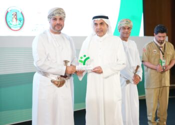 تكريم المشاركين في ختام الملتقى الكشفي العربي لتمكين الشباب بصلالة