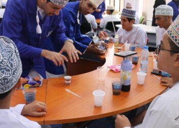 “جماعة مهندسي النفط” بجامعة السلطان قابوس تحصد جائزة التقدير الإقليمي