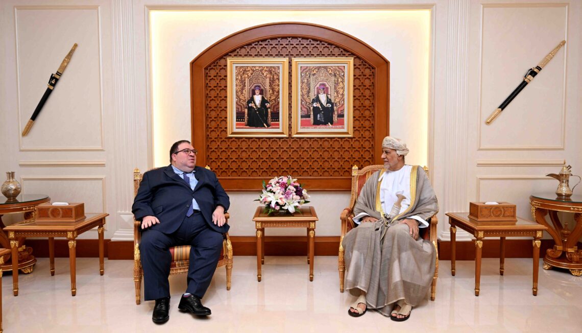 بتكليف سامٍ.. السيد شهاب بن طارق يودع سفير قبرص