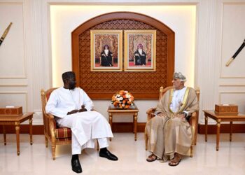بتكليف سامٍ.. السيد شهاب بن طارق يودع سفير السنغال