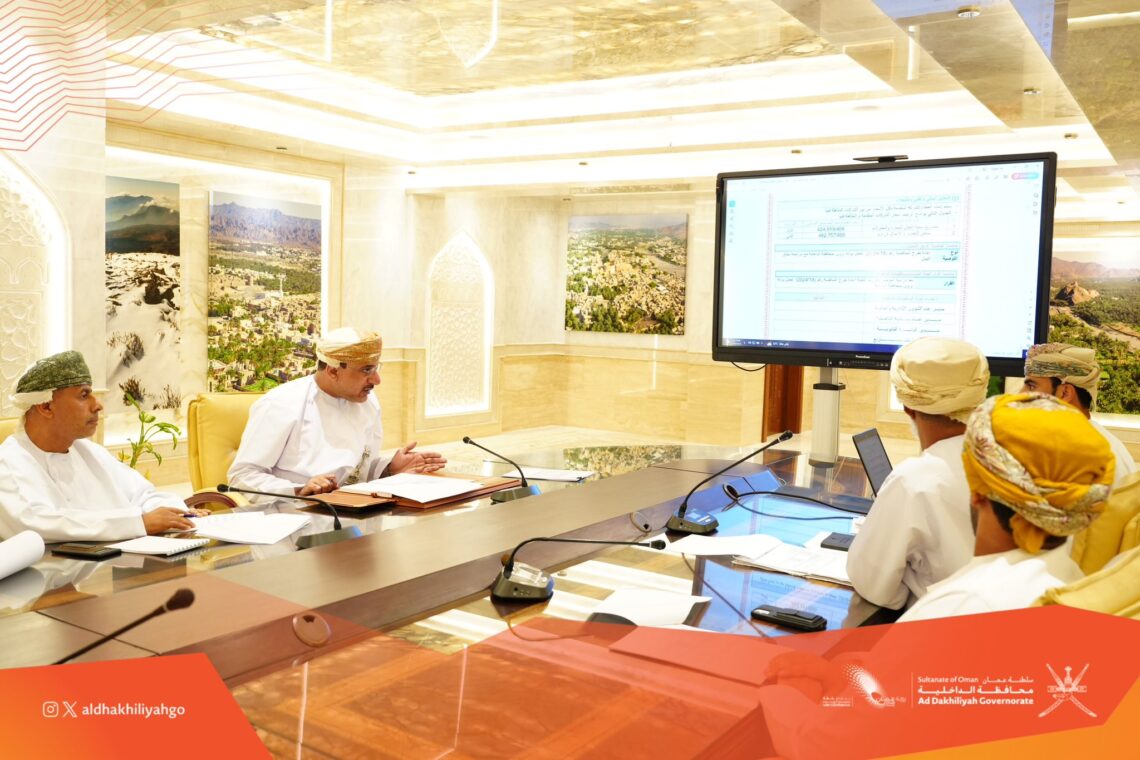 إسناد مناقصات لتنفيذ مشروعات تنموية في الداخلية بـ3.7 مليون ريال