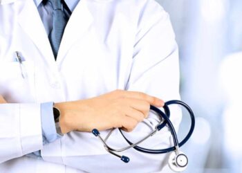 5 أعراض يجب استشارة الطبيب عند الشعور بها