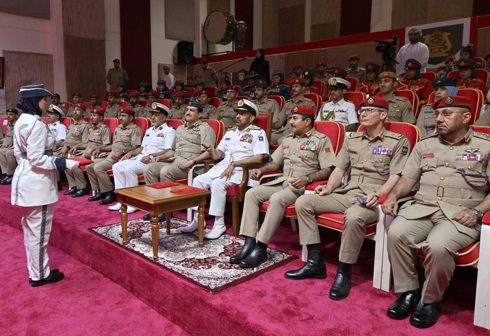 الجيش السلطاني العُماني يحتفل بتدشين الفرقة الموسيقية العسكرية النسائية