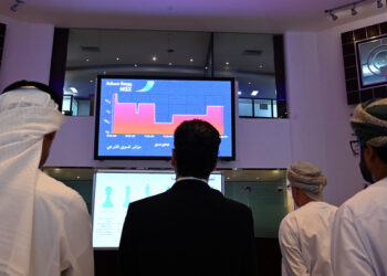 إقبال المستثمرين الأجانب على شراء الأسهم في بورصة مسقط