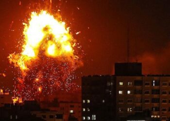 استشهاد أكثر من 100 فلسطيني في قصف إسرائيلي على مدرسة للنازحين بغزة